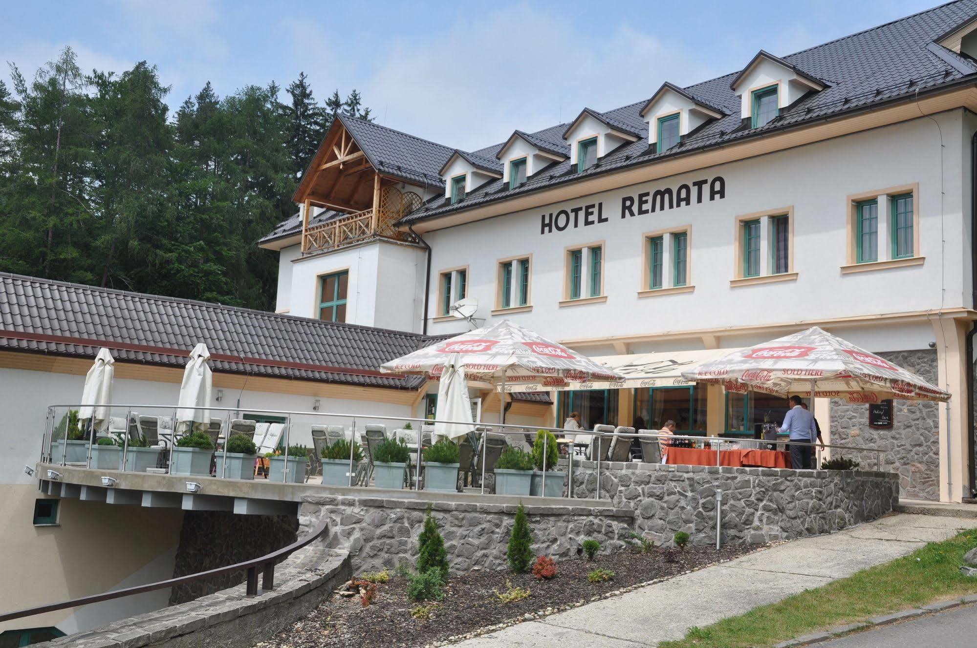 Horsky Hotel Remata Raztocno Exterior foto